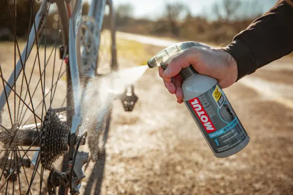 MOTUL CHAIN CLEAN TOUR DE FRANCE