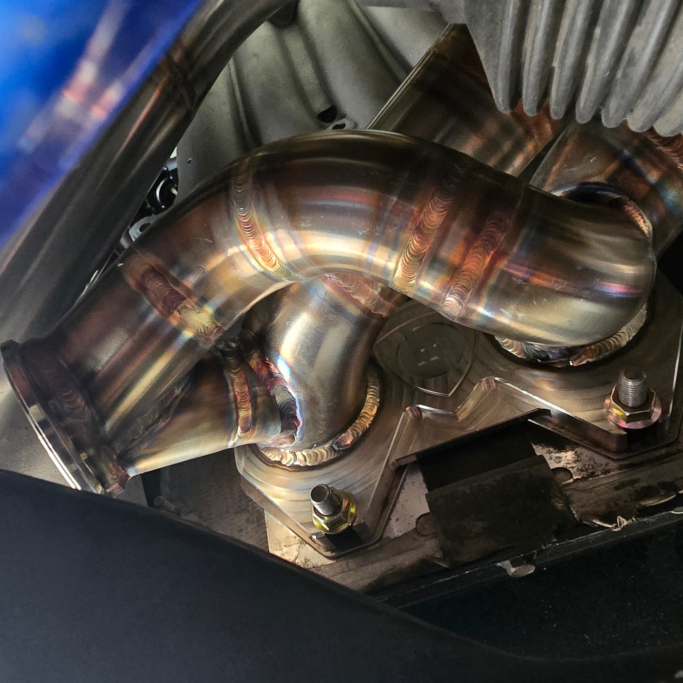 vinny fab fd3s-rx7-t4-twin-scroll-turbo-manifold-installed