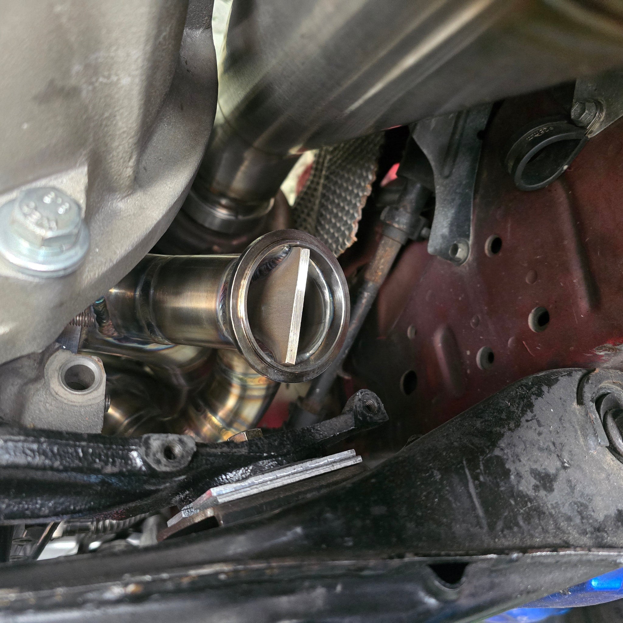 vinny fab fd3s-rx7-t4-twin-scroll-turbo-manifold-installed back